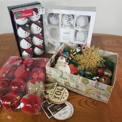 LOT 150B: Huge Collection of Christmas Ornaments; Kosta Boda, Lenox, Hallmark & More