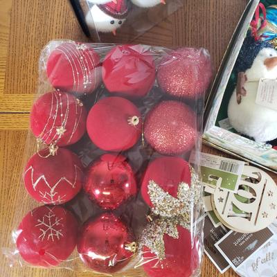 LOT 150B: Huge Collection of Christmas Ornaments; Kosta Boda, Lenox, Hallmark & More