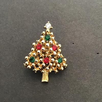 Beautiful, gold tone, Christmas tree lapel pin