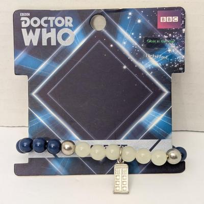 BBC Doctor Who TARDIS Bracelet - Glow In The Dark & Nickel Free
