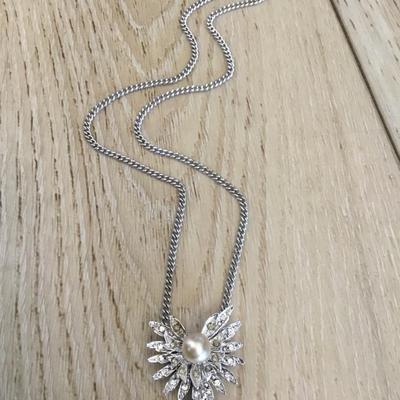 Vintage Silver-tone, faux pearl necklace