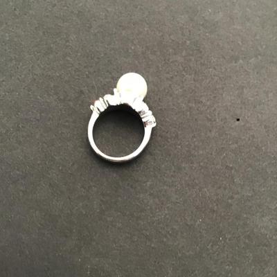 Very nice Silvertone fashion statement ring