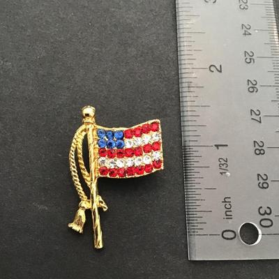 Gold tone, America flag, brooch