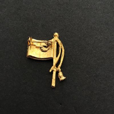 Gold tone, America flag, brooch