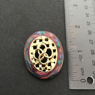 Very nice goldtone enamel painted brooch