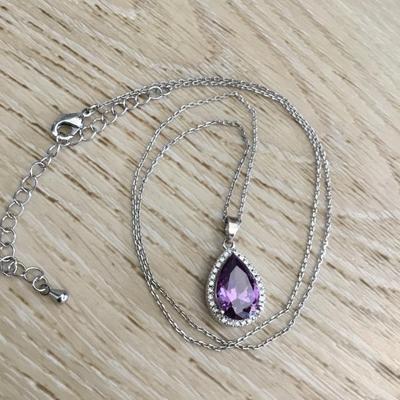 Beautiful Silver-tone crystal pendant necklace