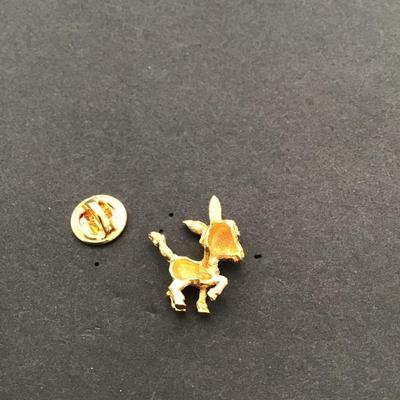 Vintage Very cute gold tone, donkey lapel pin