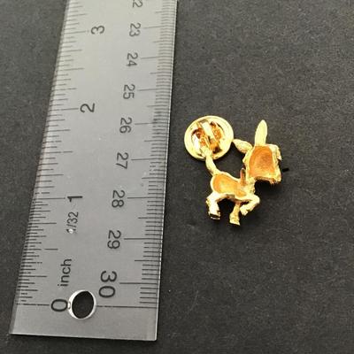 Vintage Very cute gold tone, donkey lapel pin
