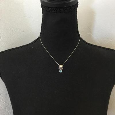 Beautiful silver tone necklace