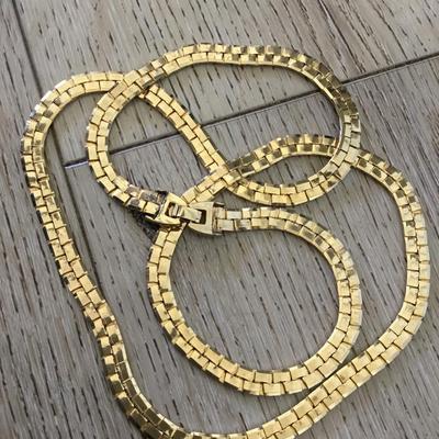 Vintage thick chunky gold tone long chain necklace