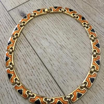 Beautiful vintage enamel gold tone, collar necklace