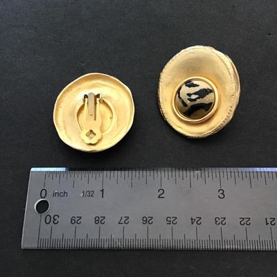 Very nice gold tone, fashion, statement earrings