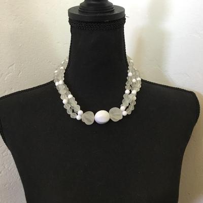 Beautiful vintage, Faux glass statement necklace
