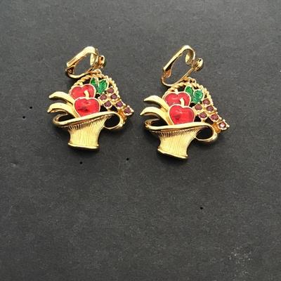 Beautiful, gold tone earrings with rhinestones