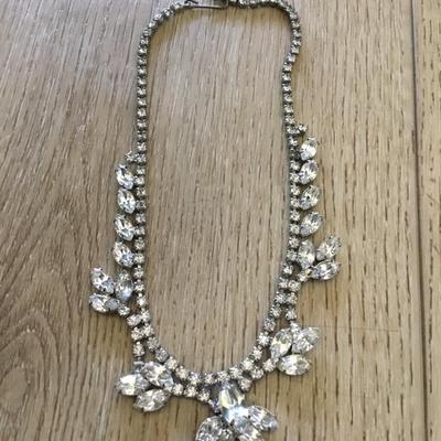 Vintage rhinestone necklace very beautiful