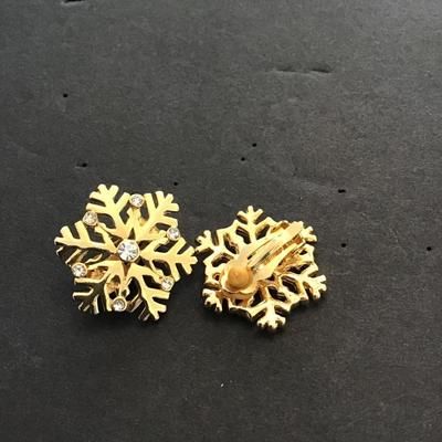 Gold tone, Christmas snowflake earrings