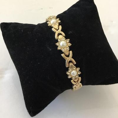 Vintage, goldtone, flower bracelet