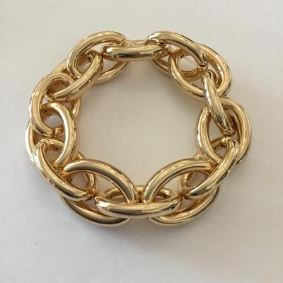 Very nice Goldtone metal chain stretch bracelet