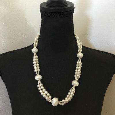 Vintage faux pearl statement necklace
