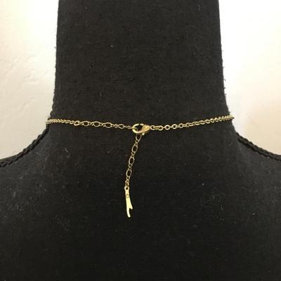 Beautiful, gold tone, rose quartz, pendant necklace very nice quality