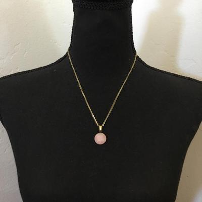 Beautiful, gold tone, rose quartz, pendant necklace very nice quality
