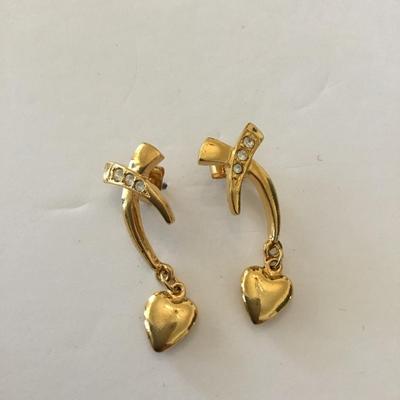 Vintage Avon gold tone, heart dangle earrings