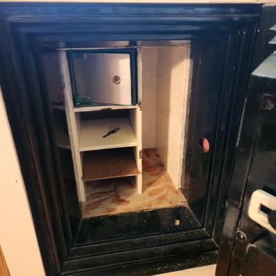 Vintage Sargent Greenleaf Group 2 RS714 Series floor safe