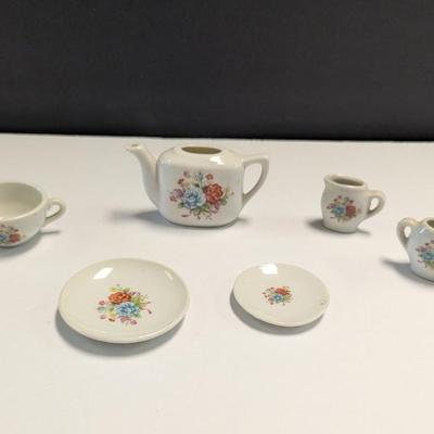 Sale Photo Thumbnail #1257: 6 Piece Miniature Tea Cup Set #3