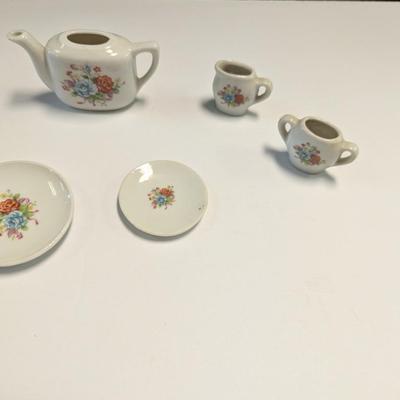 Sale Photo Thumbnail #1258: 6 Piece Miniature Tea Cup Set #3