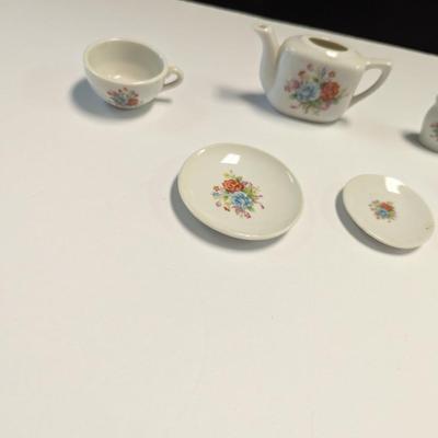 Sale Photo Thumbnail #1259: 6 Piece Miniature Tea Cup Set #3