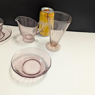 Sale Photo Thumbnail #1299: 4 cups, 4 salad plates, 3 dessert, 3 tall glasses 2 are chipped, 7 saucers, 5 - 5" plates 3 - 6" plates