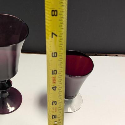 Sale Photo Thumbnail #1309: 5 small glasses and 6 tall glasses