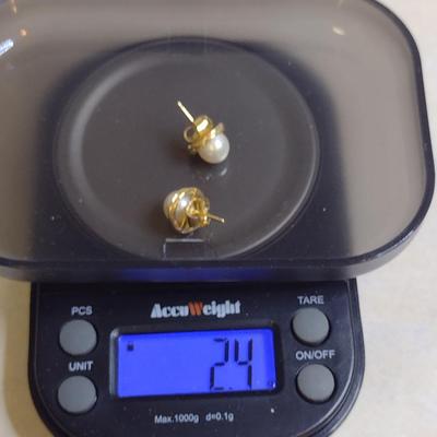 14 Karat Yellow Gold and Pearl Post Earrings- Approx Total Weight 2.4 Grams (#71)