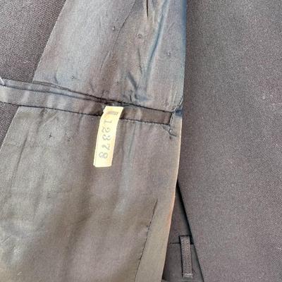 WWII US NAVY OFFICER DRESS JACKET