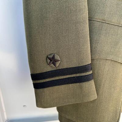 VINTAGE U.S. NAVY OFFICERS AVIATION GREEN JACKET