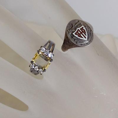 Pair of Sterling Silver Rings- Size 6 and 7- Approx Total Weight 7.7 Grams (#75)