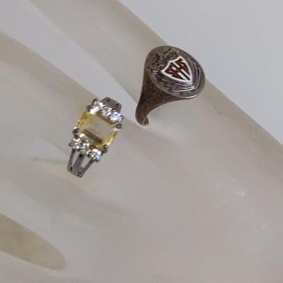 Pair of Sterling Silver Rings- Size 6 and 7- Approx Total Weight 7.7 Grams (#75)