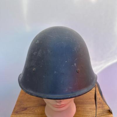 VINTAGE ROMANIAN ARMY HELMET