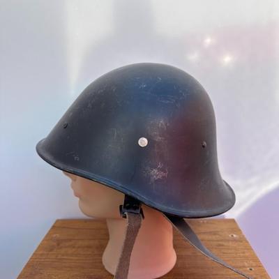 VINTAGE ROMANIAN ARMY HELMET