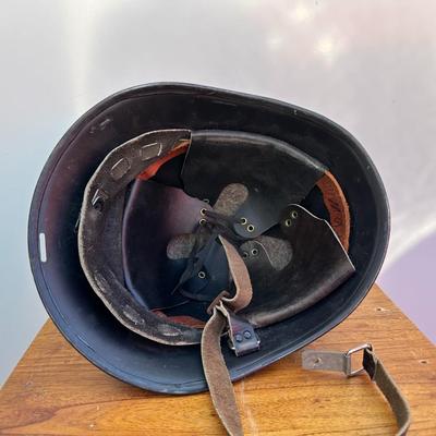VINTAGE ROMANIAN ARMY HELMET