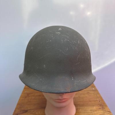 VINTAGE U.S. M1 COMBAT HELMET