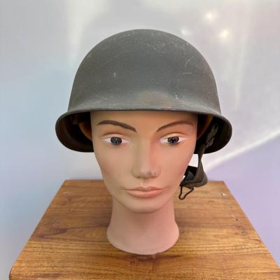 VINTAGE U.S. M1 COMBAT HELMET