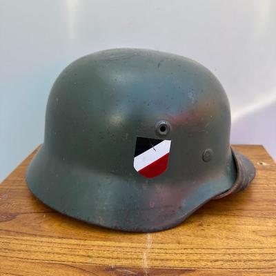 VINTAGE GERMAN M35 STAHLHELM MILITARY HELMET WITH DOUBLE DECAL