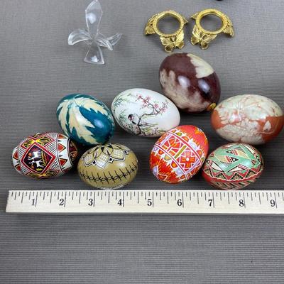 Large Collection of Ukranian and Hand Decorated Eggs