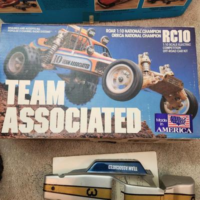 2 Vintage R/C Cars BoLink , RC10 Team Accociated with Extras