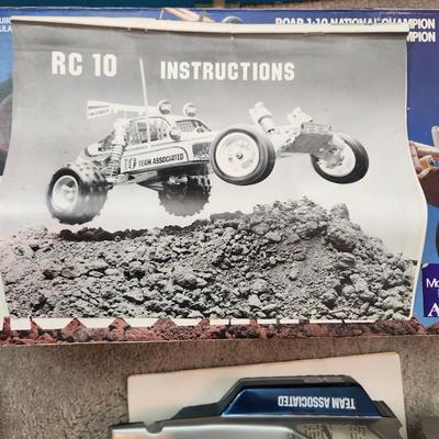 2 Vintage R/C Cars BoLink , RC10 Team Accociated with Extras