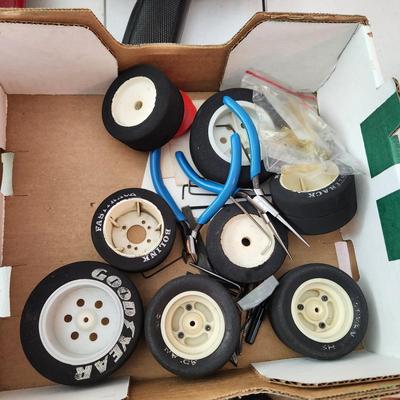 2 Vintage R/C Cars BoLink , RC10 Team Accociated with Extras