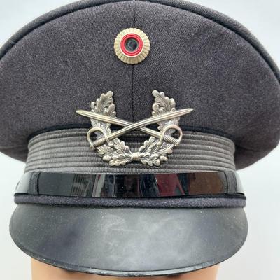 VINTAGE GERMAN CALVARY VISOR CAP WITH INSIGNIA