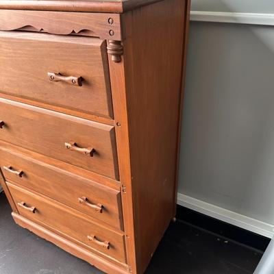 VINTAGE 4 DRAWER DRESSER ON CASTERS