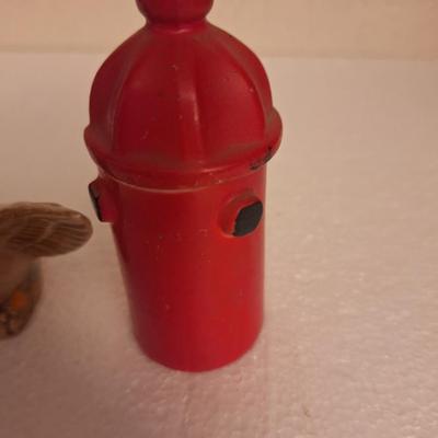 salt shaker and other items